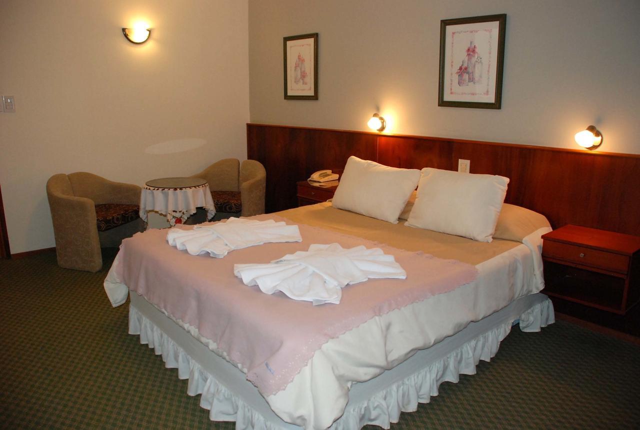 Hotel La Posta Oncativo エクステリア 写真